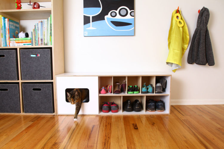 MODERN SHOE BENCH WITH CAT HOME